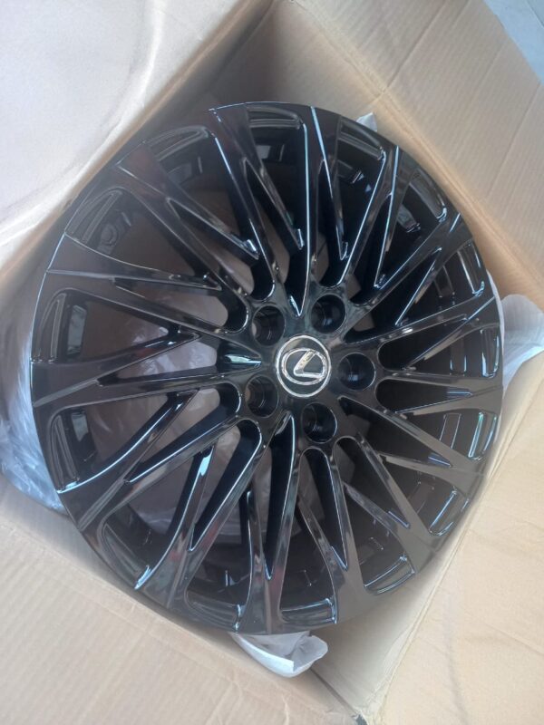 Size 17 Black Offset Rims for Lexus (4pcs)