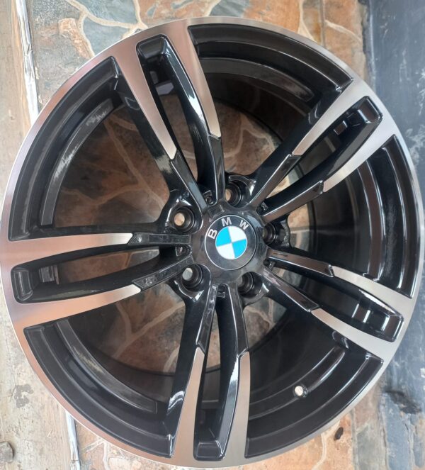 Size 18 Black Silver Offset Rims for BMW (4pcs)