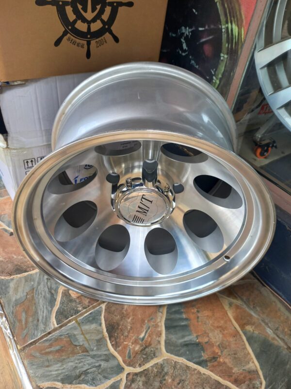 Size 17 Silver Offset Rims for V8 100 Series (4pcs)